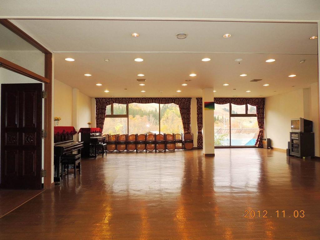 Naeba Lodge Oka Юзава Екстериор снимка